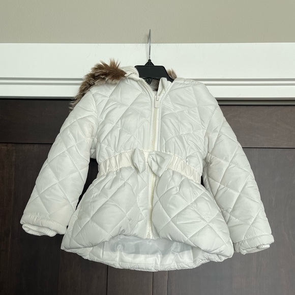 Minot Girls White Pea Puffer Coat size 2-3 Years - Picture 1 of 3